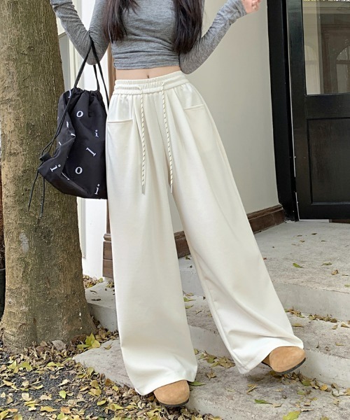 NuNuNa(ヌヌナ)の「【NuNuNa】《低身長向け》ドロストイージーワイドスウェットパンツ(スウェットパンツ・レディース・オフホワイト/グレー/ブラック/ネイビー・M)」の15枚目の写真