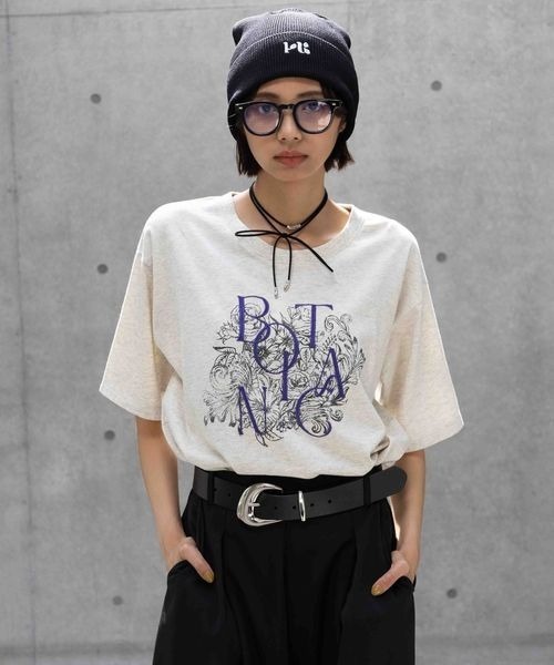 PAGEBOY（ページボーイ）の「ボタニカルシシュウＴシャツ（Tシャツ/カットソー・レディース・チャコールグレー/グリーン系その他4/ベージュ系その他・FREE）」の3枚目の写真
