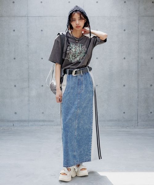 PAGEBOY（ページボーイ）の「ボタニカルシシュウＴシャツ（Tシャツ/カットソー・レディース・チャコールグレー/グリーン系その他4/ベージュ系その他・FREE）」の4枚目の写真