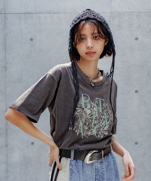 PAGEBOY（ページボーイ）の「ボタニカルシシュウＴシャツ（Tシャツ/カットソー・レディース・チャコールグレー/グリーン系その他4/ベージュ系その他・FREE）」の9枚目の写真