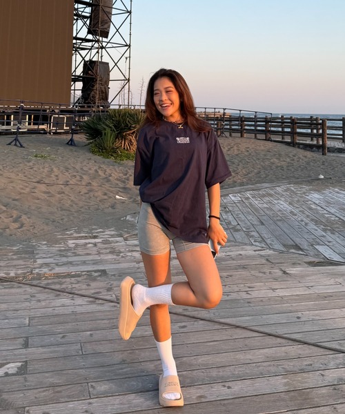 INTER FACTORY（インターファクトリー）の「moeka - SUNOUTFIT 厚底ロゴサンダル（サンダル・レディース・ベージュ・LARGE/MEDIUM/SMALL）」の4枚目の写真