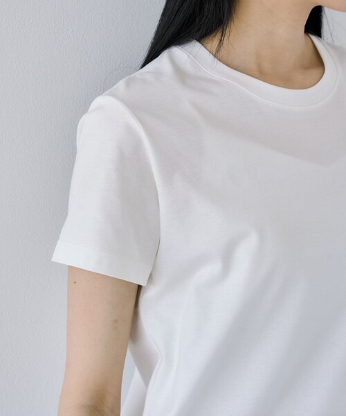 UNITED TOKYO(ユナイテッドトウキョウ)の「【再入荷なし!】スリーククルーTEE|ウォッシャブル/半袖/Tシャツ/オフィスカジュアル(Tシャツ/カットソー・レディース・イエロー/ホワイト/ライトブルー/ブラック・FREE)」の14枚目の写真