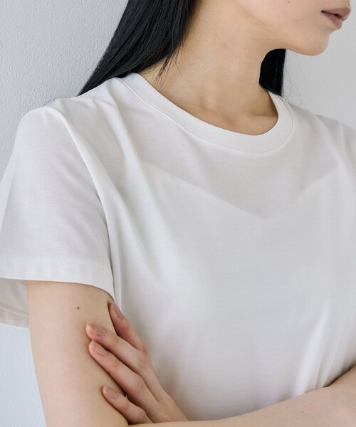 UNITED TOKYO(ユナイテッドトウキョウ)の「【再入荷なし!】スリーククルーTEE|ウォッシャブル/半袖/Tシャツ/オフィスカジュアル(Tシャツ/カットソー・レディース・イエロー/ホワイト/ライトブルー/ブラック・FREE)」の15枚目の写真
