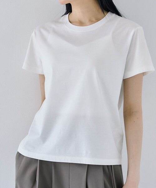 UNITED TOKYO(ユナイテッドトウキョウ)の「【再入荷なし!】スリーククルーTEE|ウォッシャブル/半袖/Tシャツ/オフィスカジュアル(Tシャツ/カットソー・レディース・イエロー/ホワイト/ライトブルー/ブラック・FREE)」の6枚目の写真