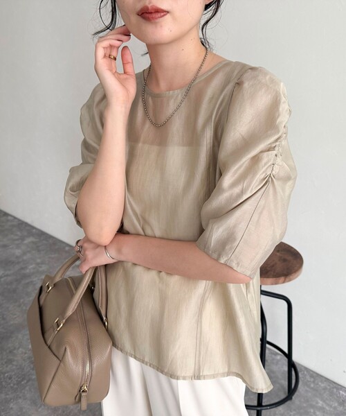 fredy emue（フレディエミュ）の「2WAYシアー袖ボリュームブラウス（シャツ/ブラウス・レディース・ブラック/オフホワイト/ベージュ/イエロー・38）」の3枚目の写真