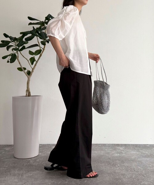 fredy emue（フレディエミュ）の「2WAYシアー袖ボリュームブラウス（シャツ/ブラウス・レディース・ブラック/オフホワイト/ベージュ/イエロー・38）」の16枚目の写真