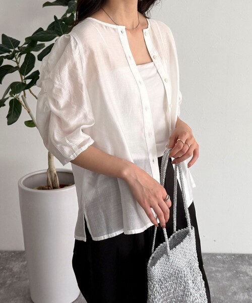 fredy emue（フレディエミュ）の「2WAYシアー袖ボリュームブラウス（シャツ/ブラウス・レディース・ブラック/オフホワイト/ベージュ/イエロー・38）」の19枚目の写真