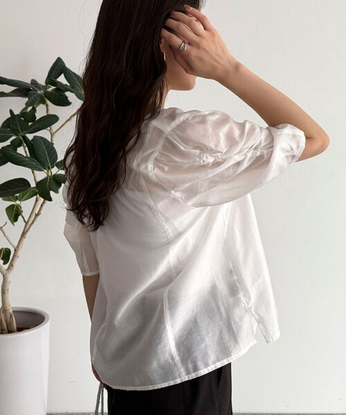 fredy emue（フレディエミュ）の「2WAYシアー袖ボリュームブラウス（シャツ/ブラウス・レディース・ブラック/オフホワイト/ベージュ/イエロー・38）」の20枚目の写真