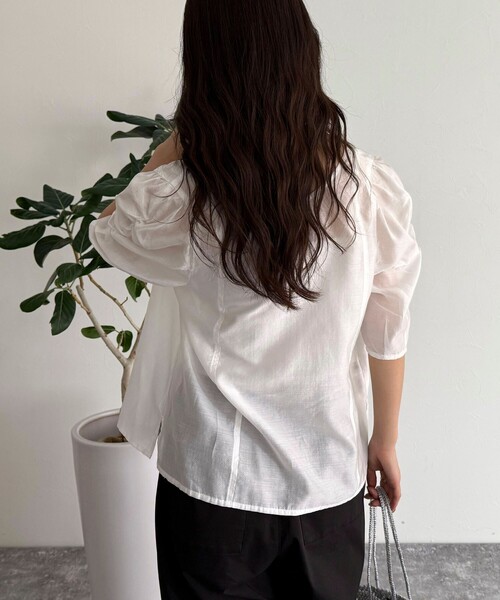 fredy emue（フレディエミュ）の「2WAYシアー袖ボリュームブラウス（シャツ/ブラウス・レディース・ブラック/オフホワイト/ベージュ/イエロー・38）」の21枚目の写真