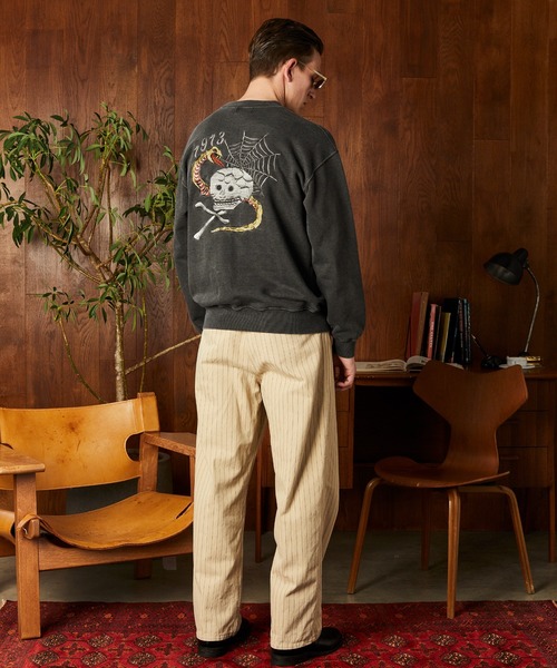 schott(ショット)の「Schott/ショット/PIGMENT SKULL AND SNAKE CREW SWEAT/ピグメント スカル アンド スネーク クルースウェット(スウェット・メンズ・レッド/ブルーグレー/ブラック・2XL/XL/L/M)」の6枚目の写真