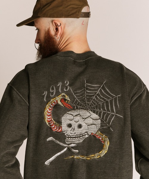 schott(ショット)の「Schott/ショット/PIGMENT SKULL AND SNAKE CREW SWEAT/ピグメント スカル アンド スネーク クルースウェット(スウェット・メンズ・レッド/ブルーグレー/ブラック・2XL/XL/L/M)」の16枚目の写真