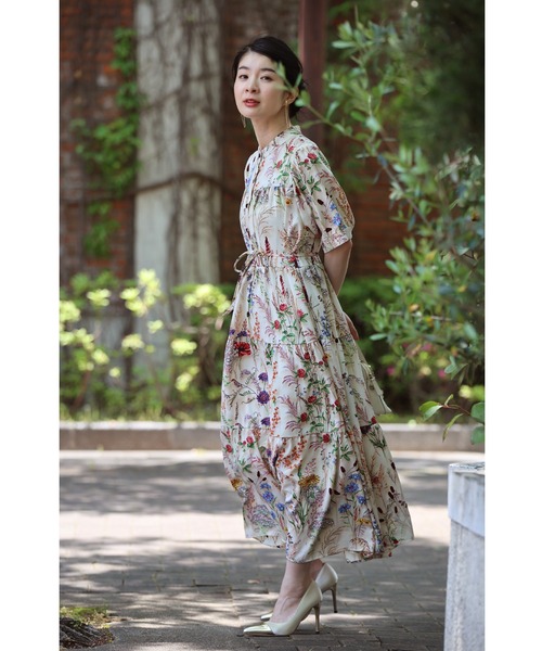 cawaii（カワイイ）の「季節を彩る花集めティアードロングワンピース（紐リボン付き）半袖バージョン（ワンピース・レディース・ベージュ・FREE）」の7枚目の写真