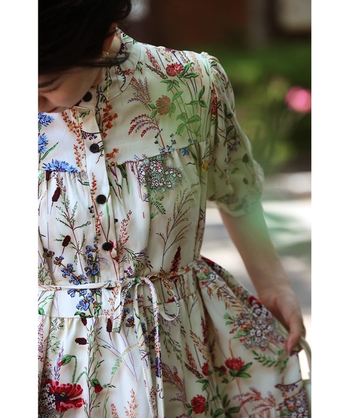 cawaii（カワイイ）の「季節を彩る花集めティアードロングワンピース（紐リボン付き）半袖バージョン（ワンピース・レディース・ベージュ・FREE）」の3枚目の写真