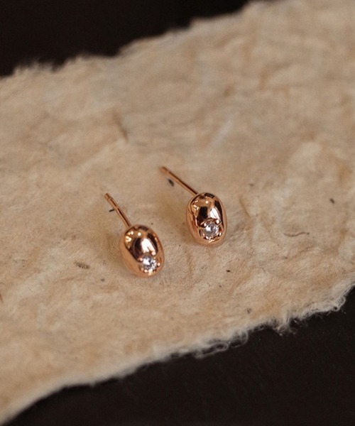 yu-ka(ユーカ)の「YU-KA:ポイントジルコニア スタッドピアス zirconia stud pierce(ピアス(両耳用)・レディース・シルバー/ゴールド/ピンクゴールド・FREE)」の3枚目の写真