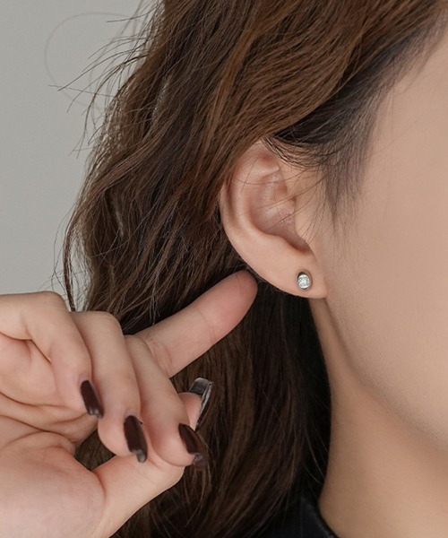 yu-ka(ユーカ)の「YU-KA:ポイントジルコニア スタッドピアス zirconia stud pierce(ピアス(両耳用)・レディース・シルバー/ゴールド/ピンクゴールド・FREE)」の2枚目の写真