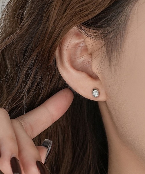 yu-ka(ユーカ)の「YU-KA:ポイントジルコニア スタッドピアス zirconia stud pierce(ピアス(両耳用)・レディース・シルバー/ゴールド/ピンクゴールド・FREE)」の4枚目の写真