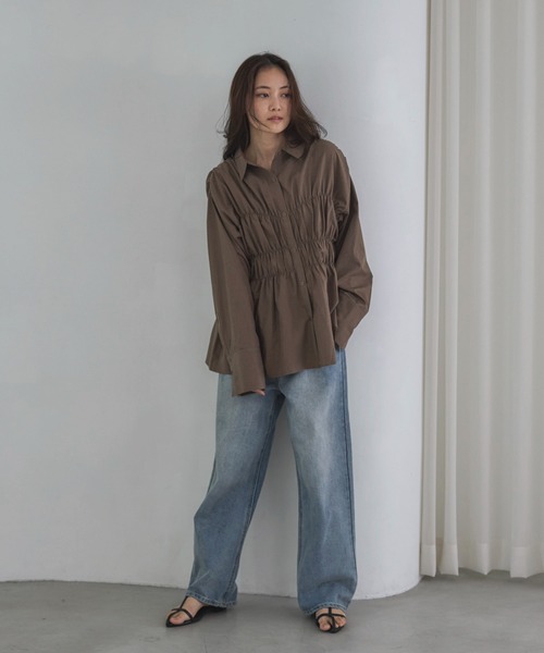 feepur（フェピュール）の「シャーリングアソートオーバーシャツ（シャツ/ブラウス・レディース・ブラウン/ブルー/グレー・MEDIUM）」の10枚目の写真