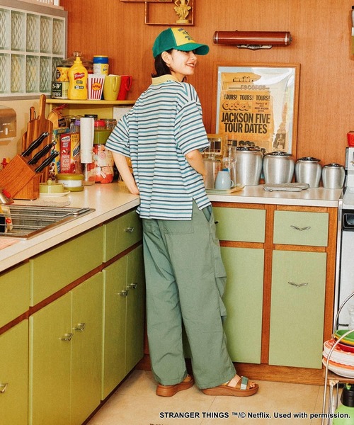 niko and...（ニコアンド）の「【STRANGER THINGS】コラボ レトロボーダーポロシャツ（ポロシャツ・レディース・イエロー/オフホワイト/ライトブルー・LARGE/MEDIUM）」の7枚目の写真