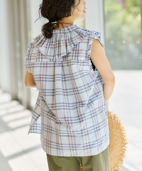 IENA LA BOUCLE（イエナラブークル）の「IENA LA BOUCLE C/Pポプリンフリルカラーシャツ（シャツ/ブラウス・レディース・ブラック/ブルー系その他・FREE）」の8枚目の写真