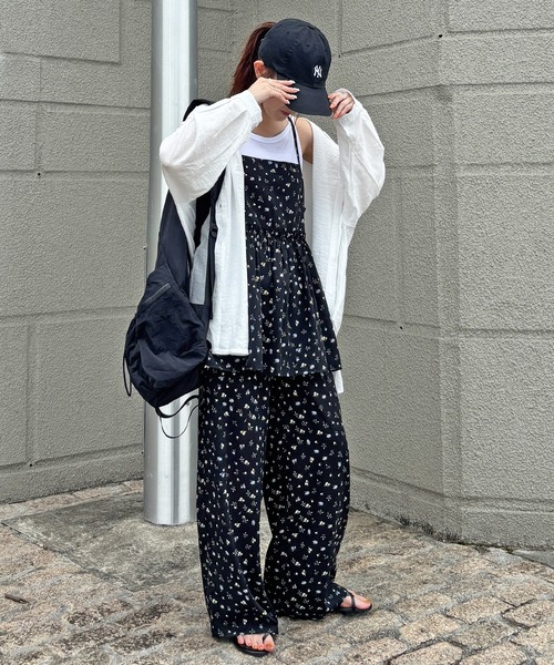 ISOOK（アイスー）の「【ISOOK / アイスー】フラワープリントフレアキャミ/ フレアギャザー キャミソール ノースリーブ レイヤード 重ね着 チュニック ロング丈 プリント セットアップ ホワイト アイボリー ブラック 白 黒 花柄 小花柄 ZOZOTOWN限定（チュニック・レディース・ブラック/ホワイト・FREE）」の18枚目の写真