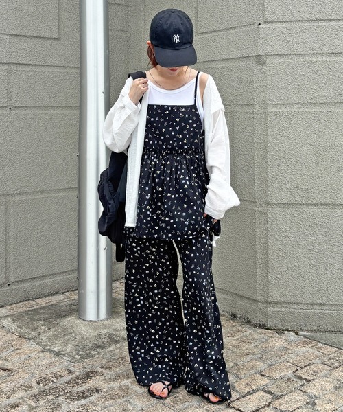 ISOOK（アイスー）の「【ISOOK / アイスー】フラワープリントフレアキャミ/ フレアギャザー キャミソール ノースリーブ レイヤード 重ね着 チュニック ロング丈 プリント セットアップ ホワイト アイボリー ブラック 白 黒 花柄 小花柄 ZOZOTOWN限定（チュニック・レディース・ブラック/ホワイト・FREE）」の19枚目の写真