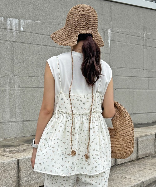 ISOOK（アイスー）の「【ISOOK / アイスー】フラワープリントフレアキャミ/ フレアギャザー キャミソール ノースリーブ レイヤード 重ね着 チュニック ロング丈 プリント セットアップ ホワイト アイボリー ブラック 白 黒 花柄 小花柄 ZOZOTOWN限定（チュニック・レディース・ブラック/ホワイト・FREE）」の10枚目の写真