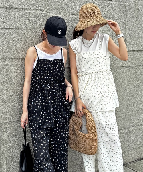 ISOOK（アイスー）の「【ISOOK / アイスー】フラワープリントフレアキャミ/ フレアギャザー キャミソール ノースリーブ レイヤード 重ね着 チュニック ロング丈 プリント セットアップ ホワイト アイボリー ブラック 白 黒 花柄 小花柄 ZOZOTOWN限定（チュニック・レディース・ブラック/ホワイト・FREE）」の14枚目の写真