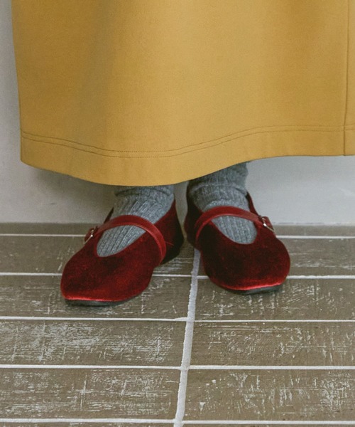 LAKOLE（ラコレ）の「スクエアアソートストラップパンプス / 572692（パンプス・レディース・ブラック/レッド/レオパード・MEDIUM/LARGE）」の2枚目の写真