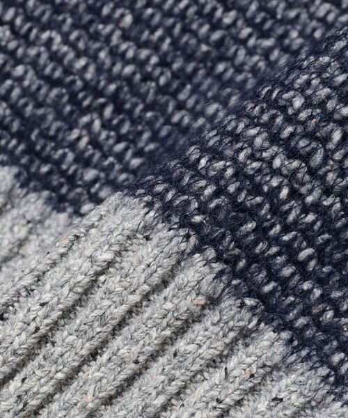 BEAMS PLUS（ビームスプラス）の「インレイ クルーネック ニット（ニット/セーター・メンズ・ブルー/ベージュ・S/M/L/XL）」の11枚目の写真