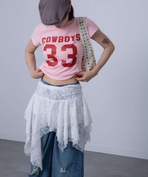 MEMECLE(メメクル)の「【 MEMECLE / メメクル 】33 プリントロゴ COWBOYS ぴちTシャツ(Tシャツ/カットソー・レディース・ピンク/ホワイト/レッド/イエロー/ネイビー・FREE)」の6枚目の写真