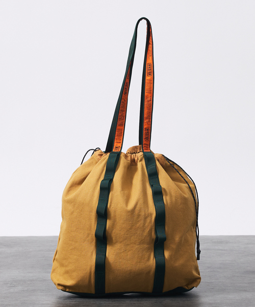 WEEKEND(ER)(ウィークエンダー)の「【WEEKEND(ER)/ウィークエンダー】CANVAS TOTE/トートバッグ/キャンバス/A4【WEB限定】(トートバッグ・メンズ・ブラウン/ブラック・フリー)」の5枚目の写真