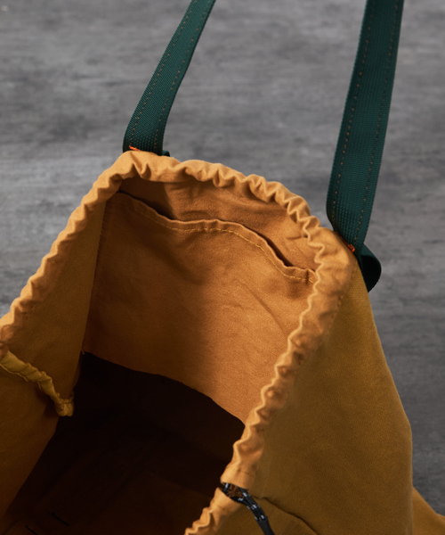WEEKEND(ER)(ウィークエンダー)の「【WEEKEND(ER)/ウィークエンダー】CANVAS TOTE/トートバッグ/キャンバス/A4【WEB限定】(トートバッグ・メンズ・ブラウン/ブラック・フリー)」の12枚目の写真
