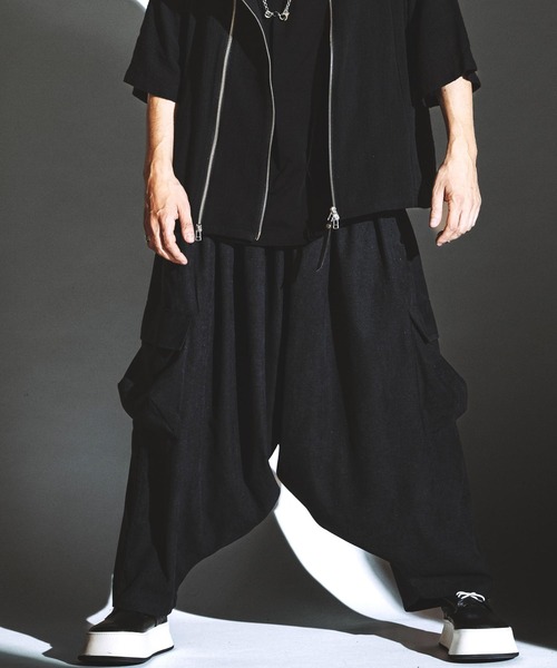 NO ID.（ノーアイディ）の「【NO ID.】Sarouel Cargo Trousers / サルエル カーゴ トラウザーズ（その他パンツ・メンズ・グレー/ブラック・2/1）」の17枚目の写真