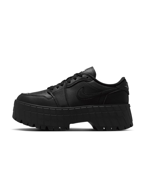 JORDAN BRAND（ジョーダンブランド）の「JORDAN BRAND W AIR JORDAN 1 BROOKLYN LOW ウィメンズ ジョーダン 1 ブルックリン LOW WHF3184 001BLK/MTLBLK（スニーカー・メンズ・ブラック・22.5cm/23.0cm/23.5cm/24.0cm/24.5cm/25.0cm/25.5cm）」の4枚目の写真