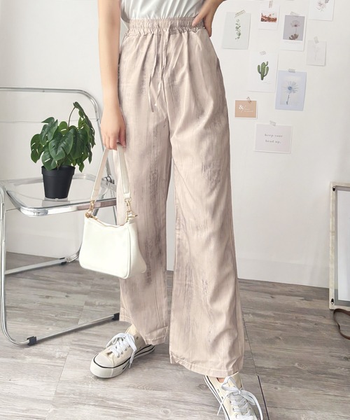 Amulet（アミュレット）の「着こなしにアクセントを添えてくれる　ニュアンス柄ストレートパンツ（その他パンツ・レディース・ベージュ/ブラック/ホワイト・M/L/XL/S）」の3枚目の写真
