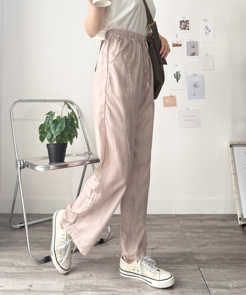 Amulet（アミュレット）の「着こなしにアクセントを添えてくれる　ニュアンス柄ストレートパンツ（その他パンツ・レディース・ベージュ/ブラック/ホワイト・M/L/XL/S）」の8枚目の写真