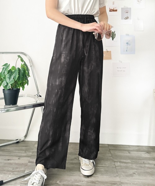 Amulet（アミュレット）の「着こなしにアクセントを添えてくれる　ニュアンス柄ストレートパンツ（その他パンツ・レディース・ベージュ/ブラック/ホワイト・M/L/XL/S）」の12枚目の写真