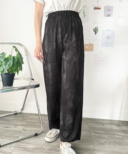 Amulet（アミュレット）の「着こなしにアクセントを添えてくれる　ニュアンス柄ストレートパンツ（その他パンツ・レディース・ベージュ/ブラック/ホワイト・M/L/XL/S）」の15枚目の写真