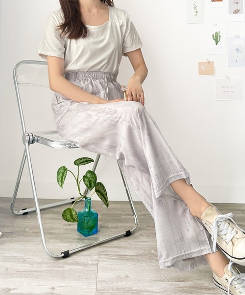 Amulet（アミュレット）の「着こなしにアクセントを添えてくれる　ニュアンス柄ストレートパンツ（その他パンツ・レディース・ベージュ/ブラック/ホワイト・M/L/XL/S）」の20枚目の写真
