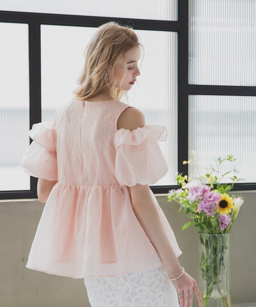 MERAKI（メラキ）の「オフショルパフスブラウス（シャツ/ブラウス・レディース・ピンク/ホワイト/ブルー・FREE）」の7枚目の写真