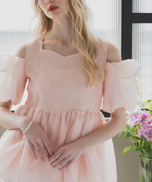 MERAKI（メラキ）の「オフショルパフスブラウス（シャツ/ブラウス・レディース・ピンク/ホワイト/ブルー・FREE）」の8枚目の写真