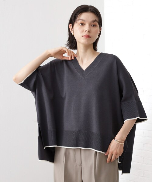 THE SHOP TK (ザ ショップ ティーケー )の「Vネックドルマンニット【毛玉になりにくい/洗濯機OK】(ニット/セーター・レディース・ブルー/ナチュラル/スミクロ・99)」の2枚目の写真