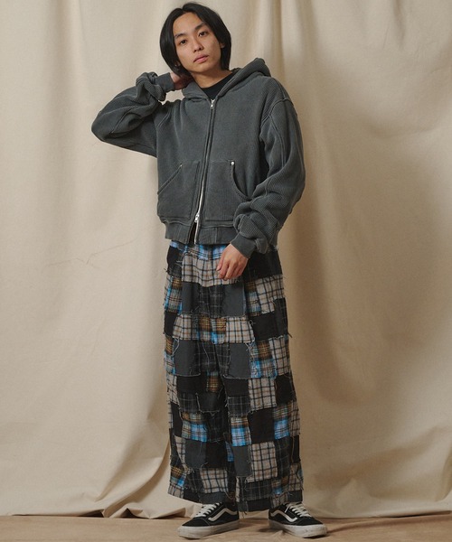 Universal Style Wear（ユニバーサルスタイルウェア）の「Universal Style Wear ピグメント "HUTON" フーディー（パーカー・メンズ・ブラウン/スミクロ/オフホワイト/カーキ・X-LARGE/LARGE/MEDIUM）」の8枚目の写真