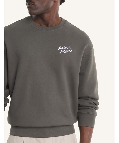 Maison Kitsune(メゾンキツネ)の「MAISON KITSUNE HANDWRITING COMFORT SWEATSHIRT(スウェット・メンズ・ブラック×ホワイト/グレー/ネイビー/アイボリー/ダークブラウン系・XL/L/M/S/XS)」の21枚目の写真