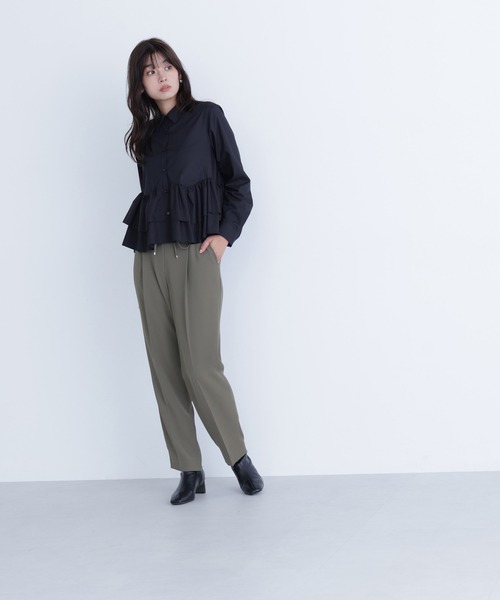 NATURAL BEAUTY BASIC（ナチュラルビューティーベーシック）の「◇【ちょうど、いい服】世渡り上手パンツ（その他パンツ・レディース・ブラック/カーキ/チャコールグレー/オフホワイト・LARGE/SMALL/MEDIUM）」の4枚目の写真