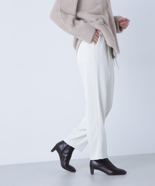 NATURAL BEAUTY BASIC（ナチュラルビューティーベーシック）の「◇【ちょうど、いい服】世渡り上手パンツ（その他パンツ・レディース・ブラック/カーキ/チャコールグレー/オフホワイト・LARGE/SMALL/MEDIUM）」の6枚目の写真