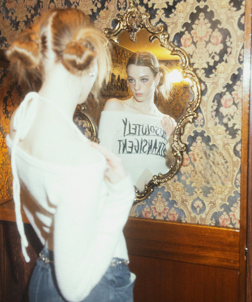 SPIRALGIRL(スパイラルガール)の「ラメロゴオフショルダーニット(ニット/セーター・レディース・ピンク/ホワイト/ブラック/ブルー・FREE)」の7枚目の写真