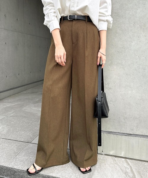 andme(アンドミー)の「タックスラックスワイドパンツ(スラックス・レディース・ブラック/ベージュ/ホワイト/ブラウン・M/L)」の3枚目の写真