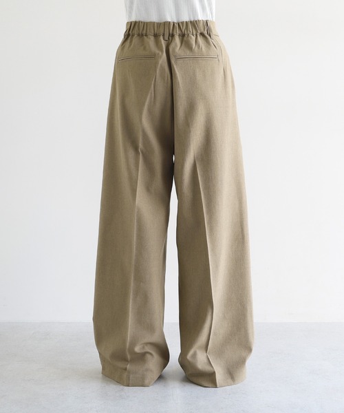 andme(アンドミー)の「タックスラックスワイドパンツ(スラックス・レディース・ブラック/ベージュ/ホワイト/ブラウン・M/L)」の6枚目の写真