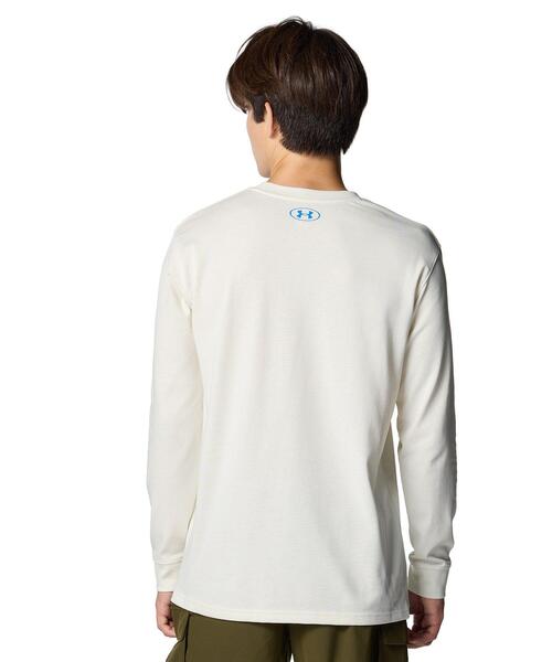 UNDER ARMOUR(アンダーアーマー)の「UAヘビーウエイト グラフィック ロングスリーブ Tシャツ(ライフスタイル/メンズ)(Tシャツ/カットソー・メンズ・ホワイト系その他・M/2XL/L/XL/3XL/S)」の2枚目の写真